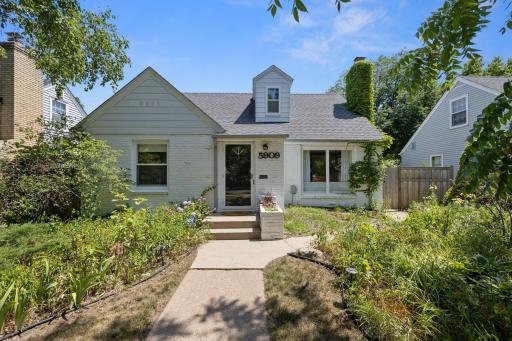 5909 12th Avenue S, Minneapolis, MN 55417
