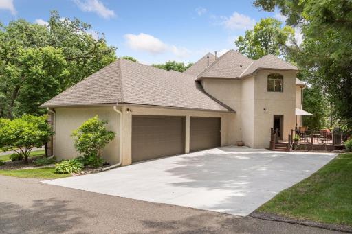 4888 Woodhurst Lane, Minnetonka, MN 55345