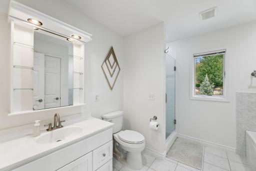 Upper Full Bathroom