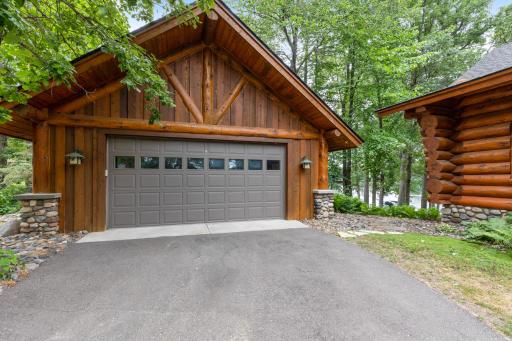 Clamshell Cabin
