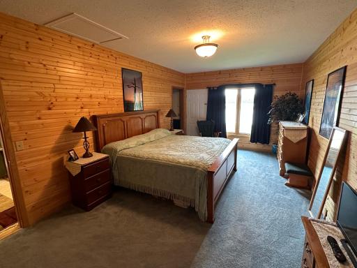 982 Noble Drive NW, Baudette, MN 56623