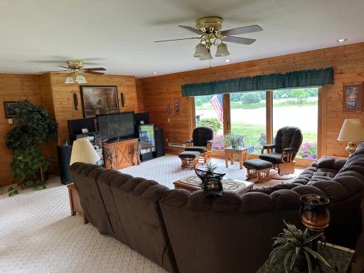 982 Noble Drive NW, Baudette, MN 56623