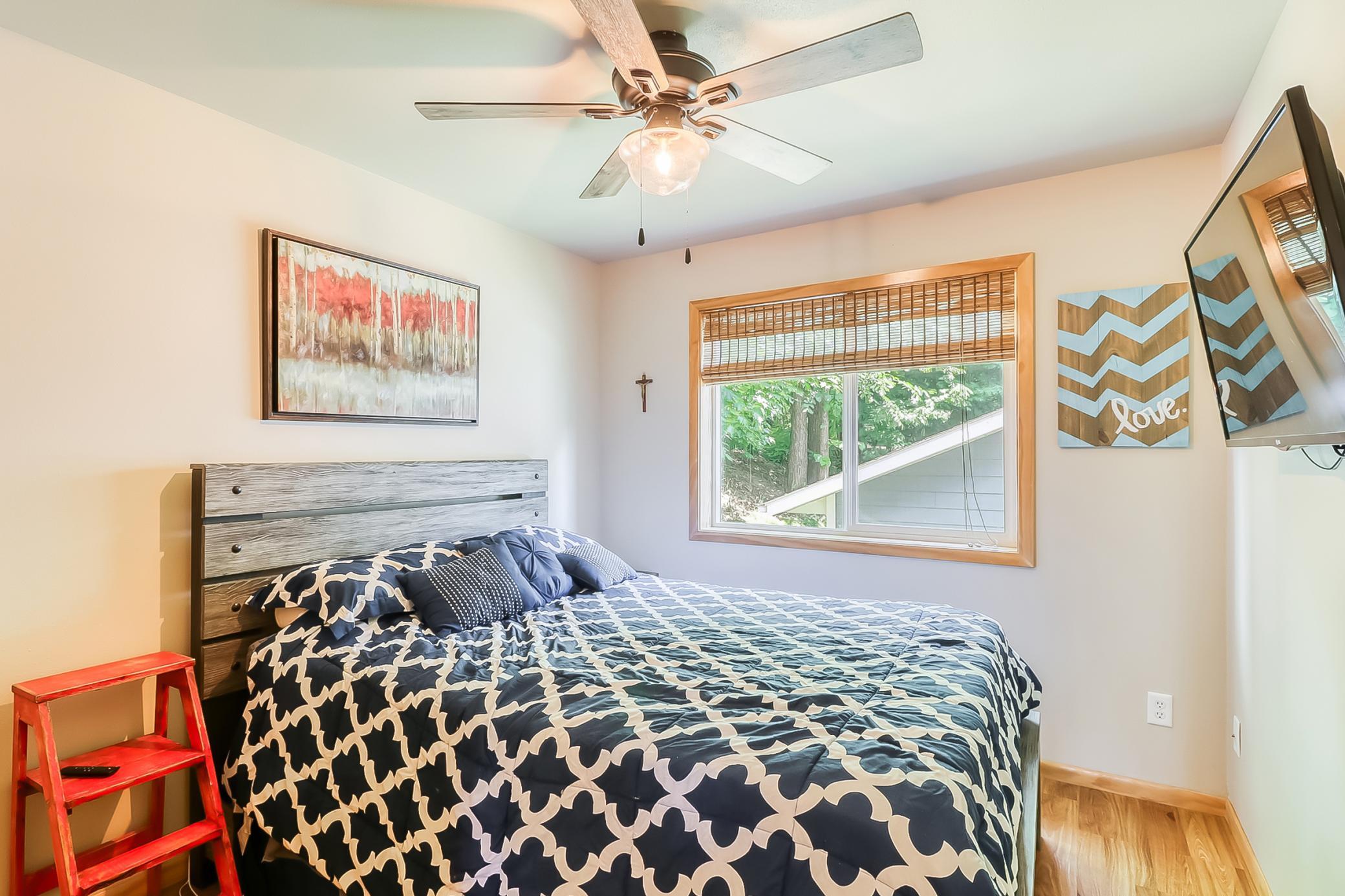 Bedroom2_1.jpg