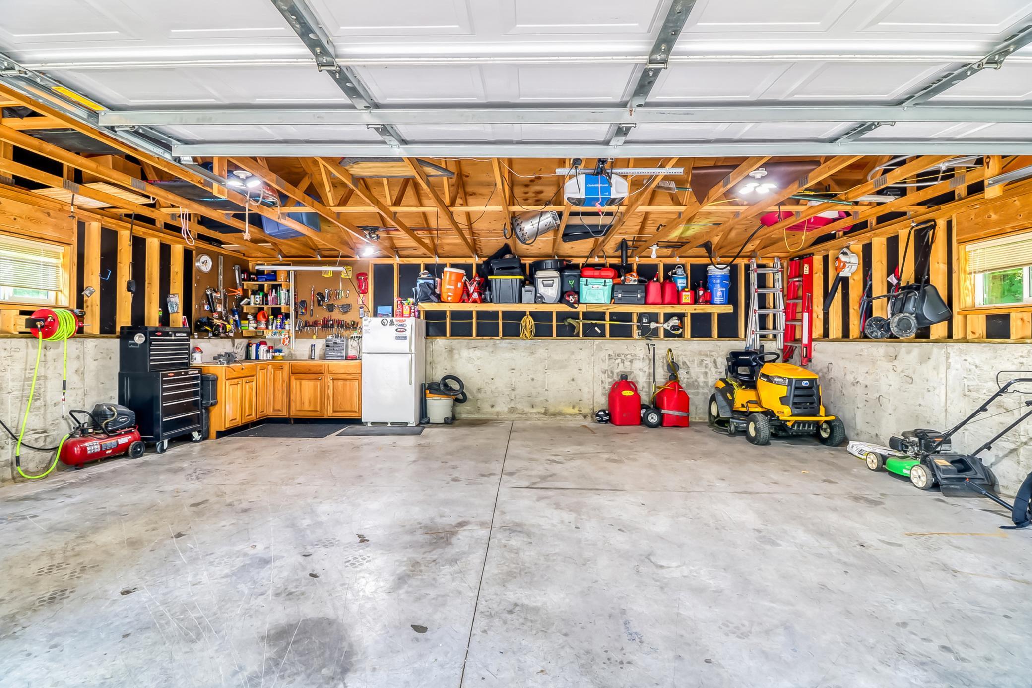 Garage1_1.jpg