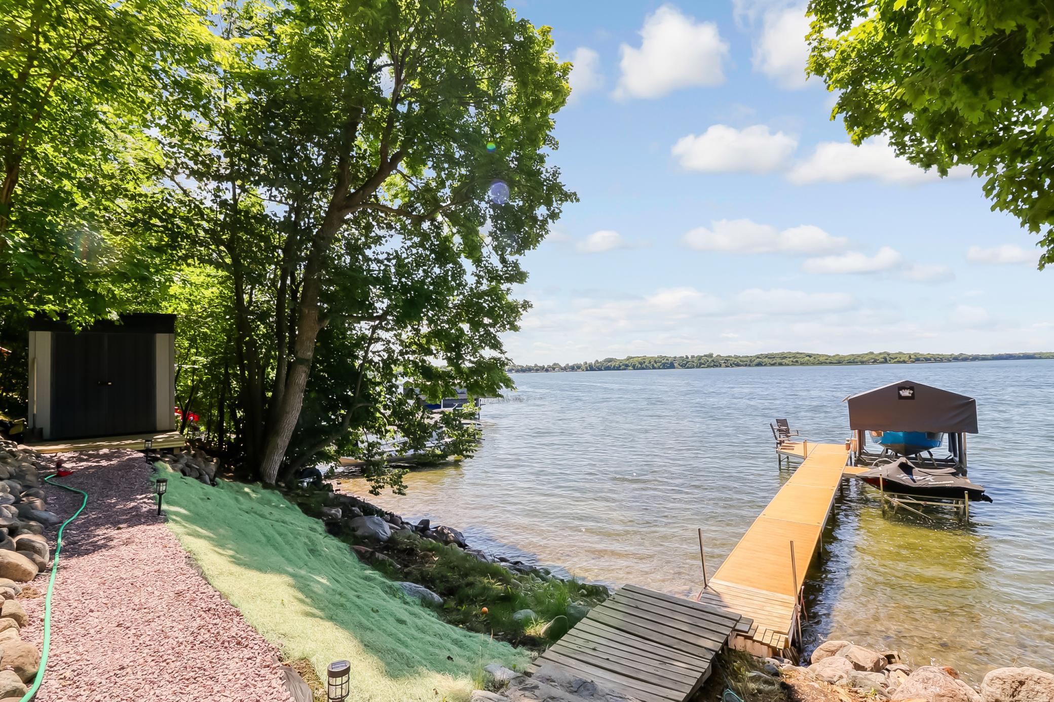 Exterior_Lake1_3.jpg