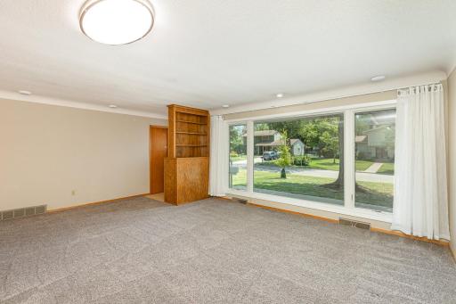 All windows on main floor are NEW.