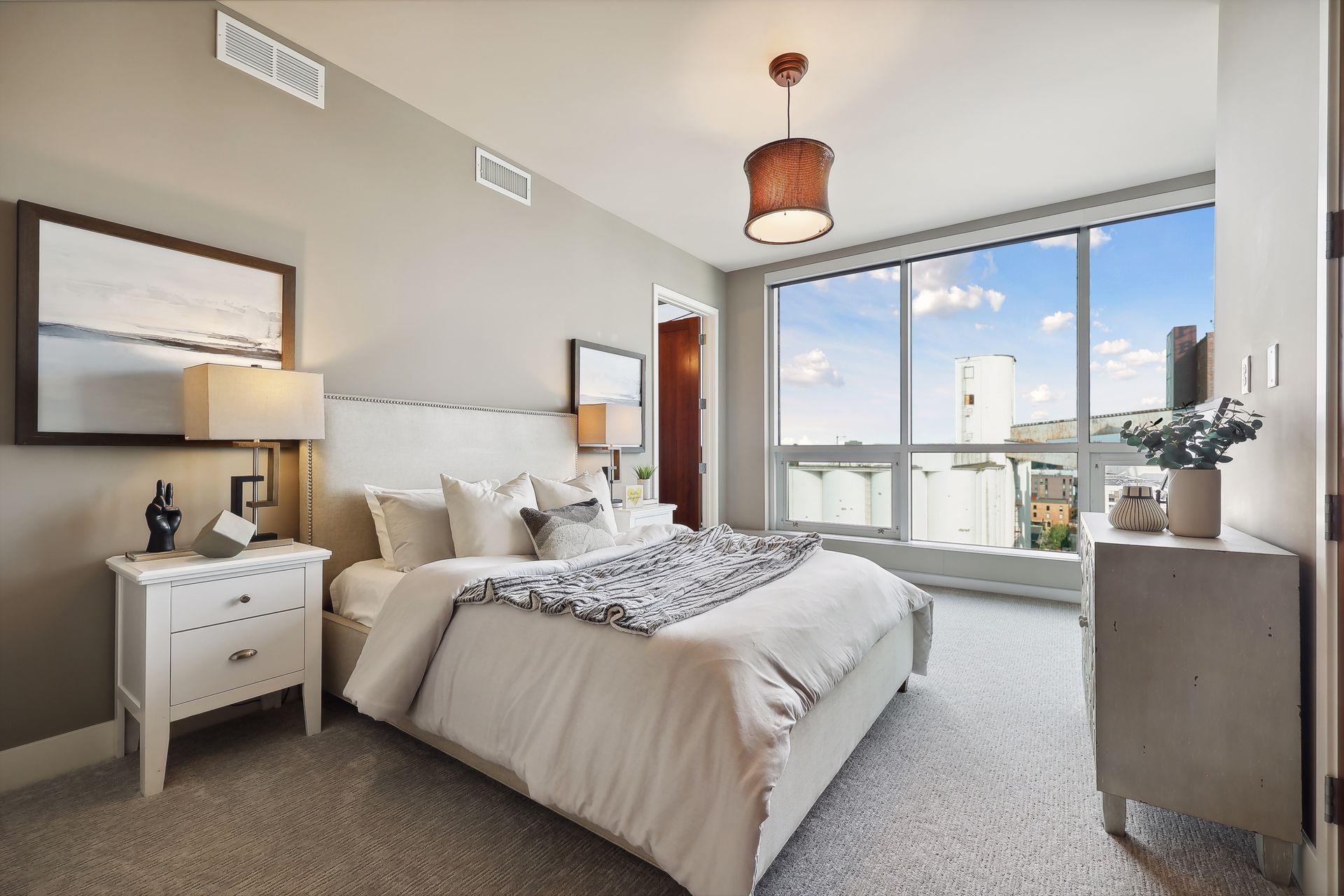 Guest ensuite...with a view of course! The terrace is shared with the 3rd bedroom.