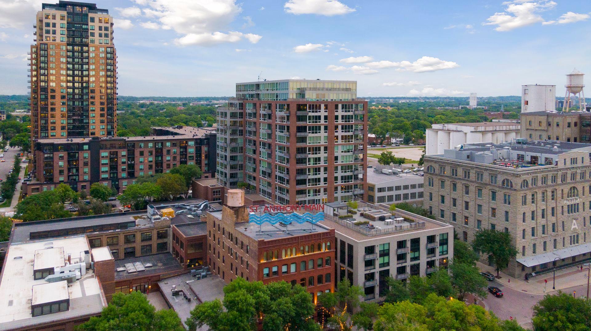 The Phoenix on the River neighborhood