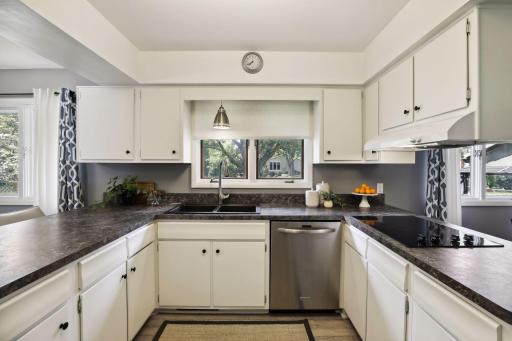 350 Thompson Avenue W, West Saint Paul, MN 55118