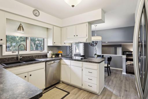 350 Thompson Avenue W, West Saint Paul, MN 55118