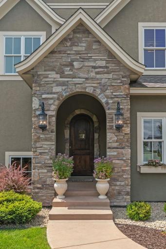 7681 Prairie Grass Pass, Prior Lake, MN 55372