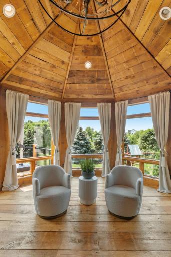 Dramatic vaulted ceilings w/ windows that capture breathtaking views