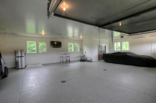 Poly floors with in-floor heat-fully insulated