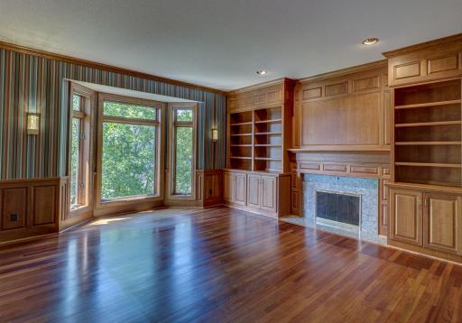2 Black Oak Road, Saint Paul, MN 55127