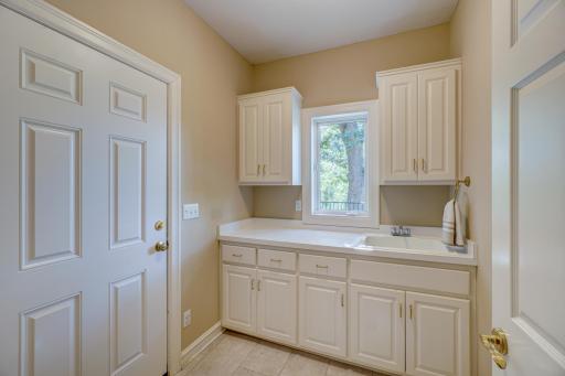 2 Black Oak Road, Saint Paul, MN 55127