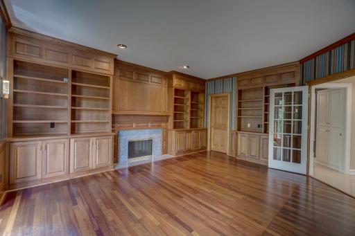 2 Black Oak Road, Saint Paul, MN 55127