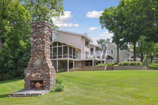 Grand outdoor fire pit - perfect for entertaining lake side!