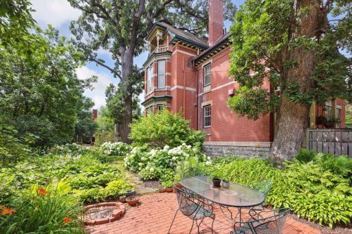 Photo for 495 Summit Avenue, Saint Paul, MN 55102 - Listing #6400517 495 Summit Avenue, Saint Paul, MN 55102