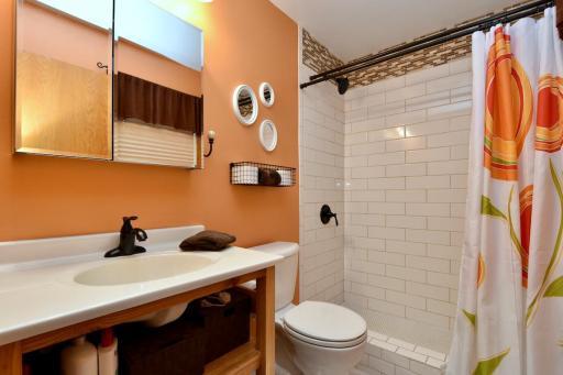 12 En Suite Bathroom.jpg