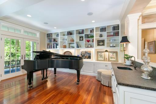 1005 Old Long Lake Road, Wayzata, MN 55391