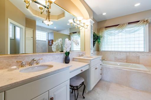 Gorgeous primary suite bath w/ double sinks