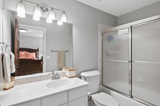 18466 Nicklaus Way, Eden Prairie, MN 55347