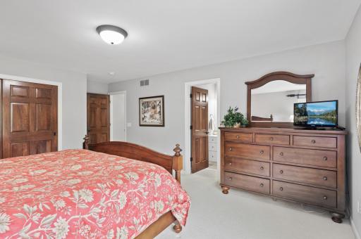 18466 Nicklaus Way, Eden Prairie, MN 55347