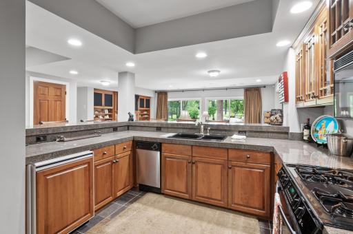 18466 Nicklaus Way, Eden Prairie, MN 55347