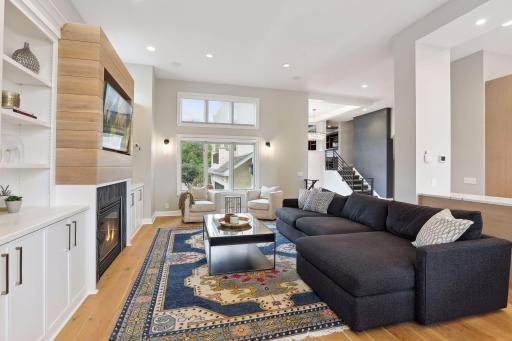 410 River Street, Minneapolis, MN 55401