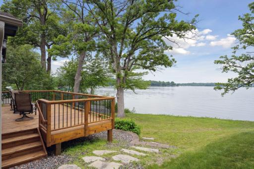 250 Peninsula Road, Medicine Lake, MN 55441