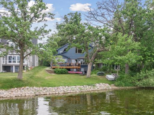 250 Peninsula Road, Medicine Lake, MN 55441
