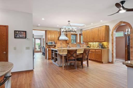 250 Peninsula Road, Medicine Lake, MN 55441