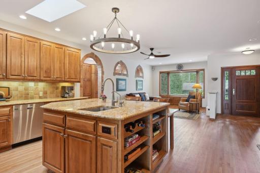 250 Peninsula Road, Medicine Lake, MN 55441