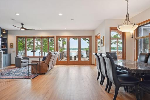 250 Peninsula Road, Medicine Lake, MN 55441