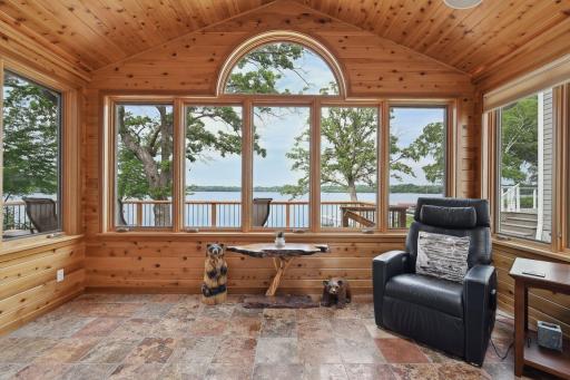 250 Peninsula Road, Medicine Lake, MN 55441