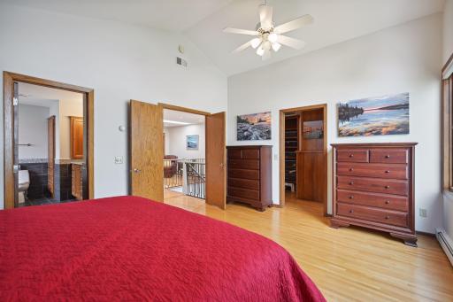 250 Peninsula Road, Medicine Lake, MN 55441