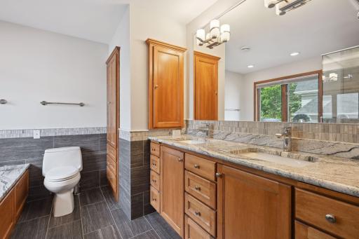 250 Peninsula Road, Medicine Lake, MN 55441