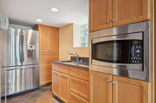 250 Peninsula Road, Medicine Lake, MN 55441