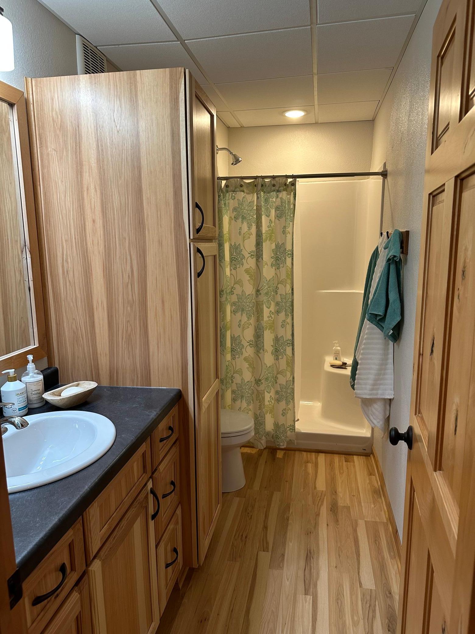 Lower bath.jpg