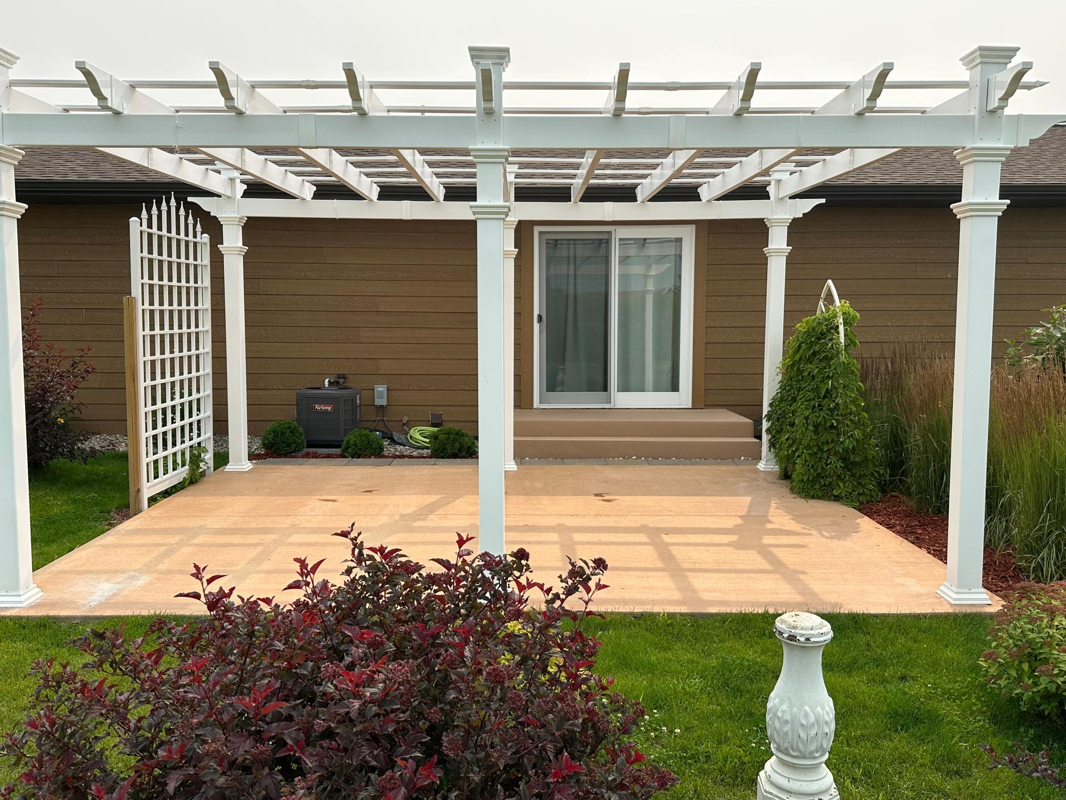 Pergola 1.jpg