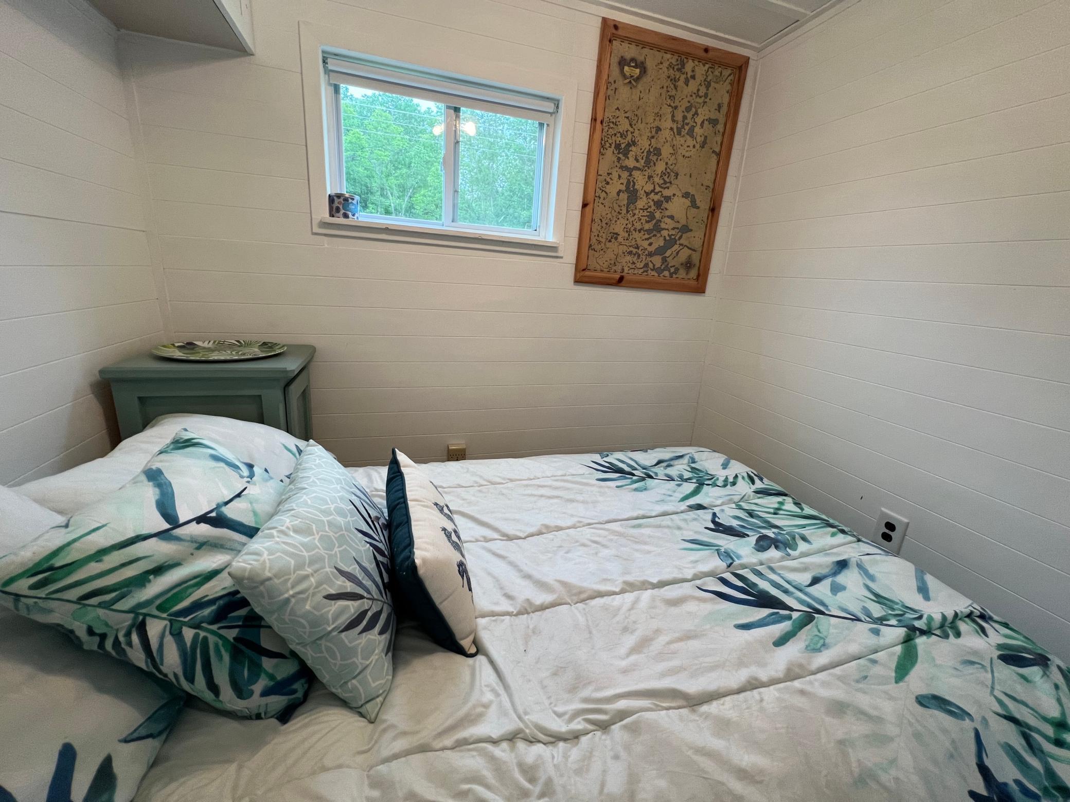 11 Bedroom.JPG