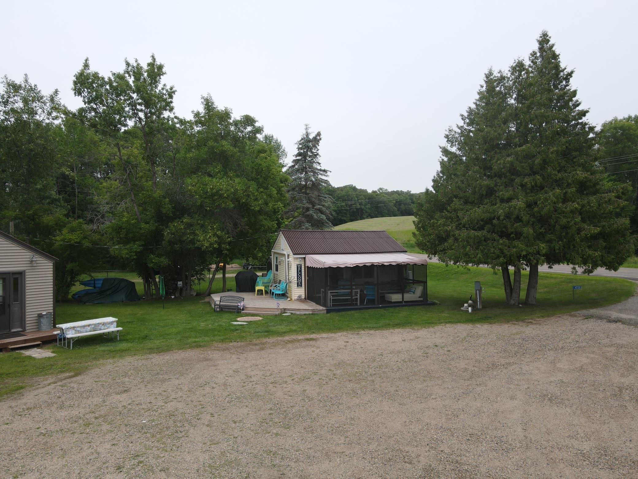 11 Screen Porch.JPG