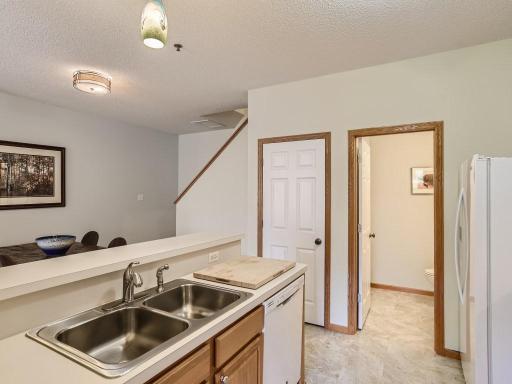 2320 Lower Afton Road E, 413, Maplewood, MN 55119