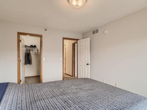 2320 Lower Afton Road E, 413, Maplewood, MN 55119