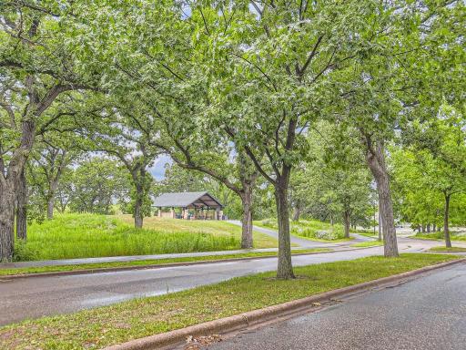 2320 Lower Afton Road E, 413, Maplewood, MN 55119