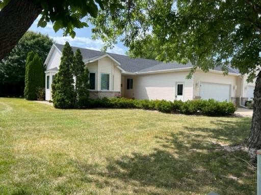 620 Obrien Parkway, Belle Plaine, MN 56011