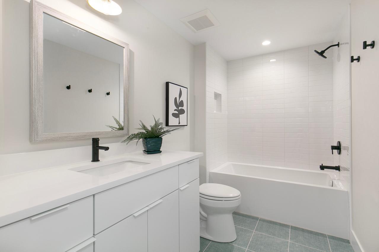 Lower level bath 3