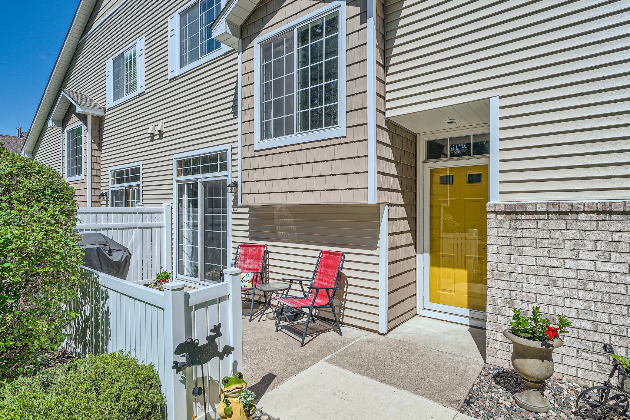 Exterior Front Entry