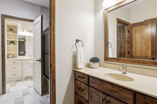 37 Spyglass Place, Saint Paul, MN 55110