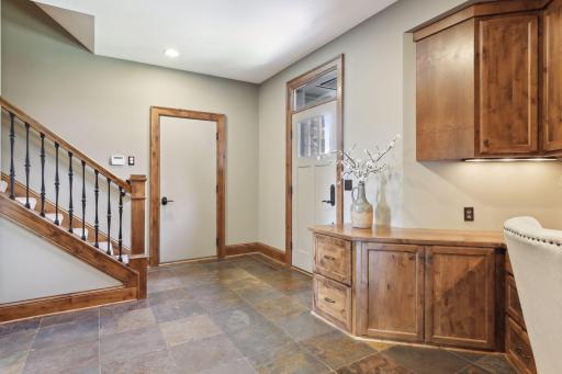 37 Spyglass Place, Saint Paul, MN 55110
